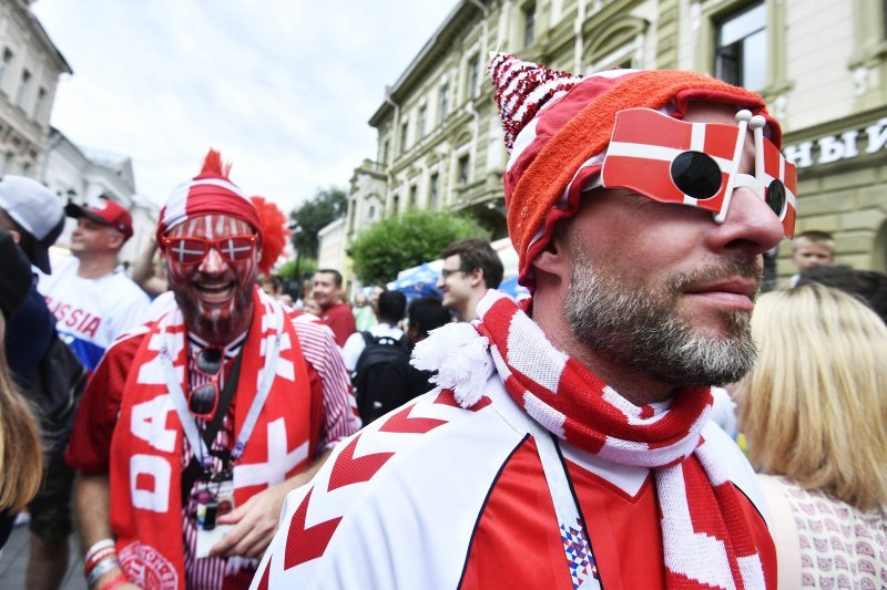 Navijači u Nižnji Novgorodu prije utakmice s Danskom