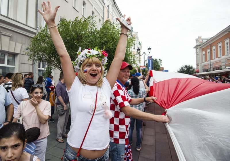 Navijači u Nižnji Novgorodu prije utakmice s Danskom