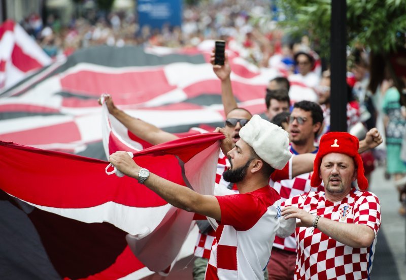 Navijači u Nižnji Novgorodu prije utakmice s Danskom