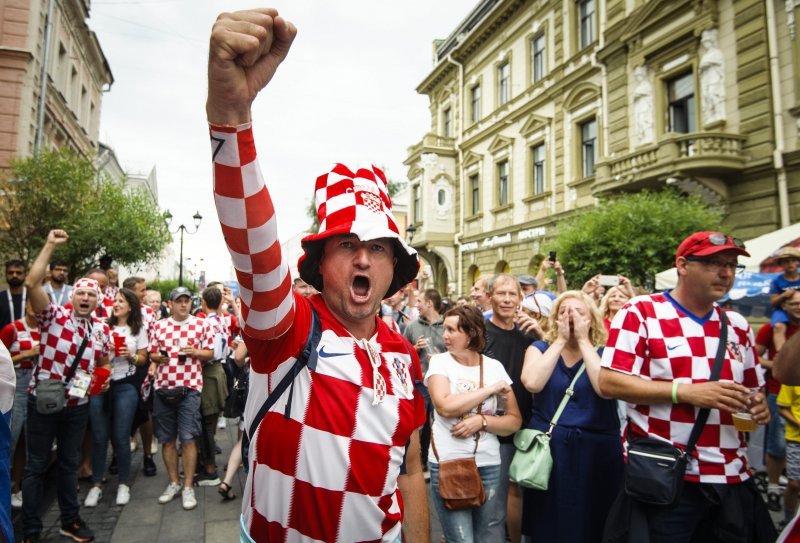 Navijači u Nižnji Novgorodu prije utakmice s Danskom