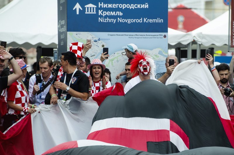 Navijači u Nižnji Novgorodu prije utakmice s Danskom