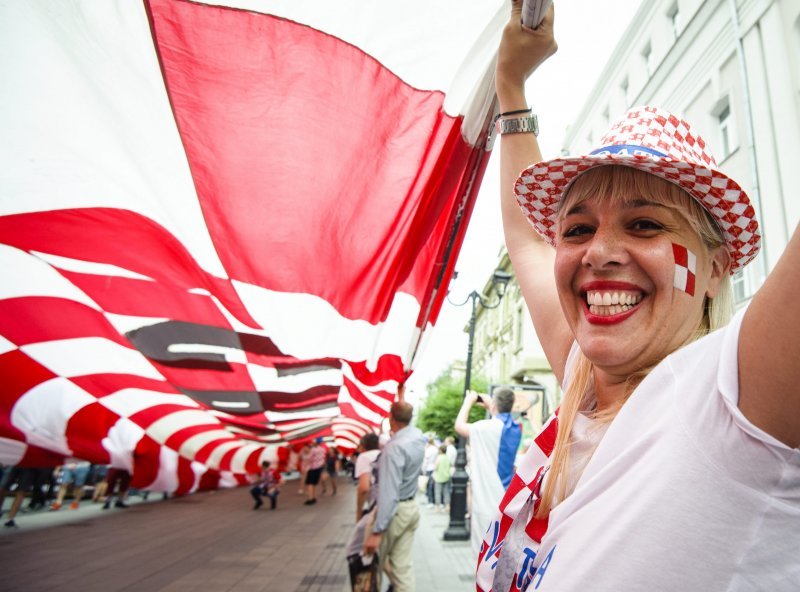 Navijači u Nižnji Novgorodu prije utakmice s Danskom