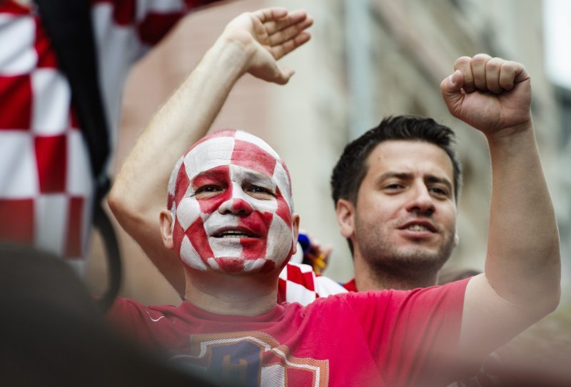 Navijači u Nižnji Novgorodu prije utakmice s Danskom