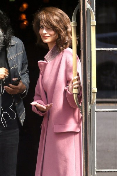 Emily Ratajkowski kao Jackie Kennedy