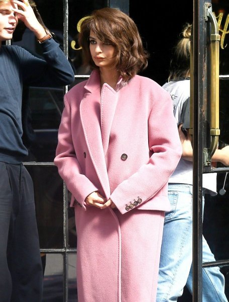 Emily Ratajkowski kao Jackie Kennedy