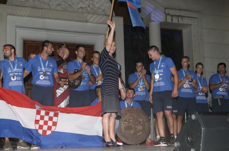 Predsjednica Grabar-Kitarović sudjelovala na dodjeli medalja najbržim lađarima