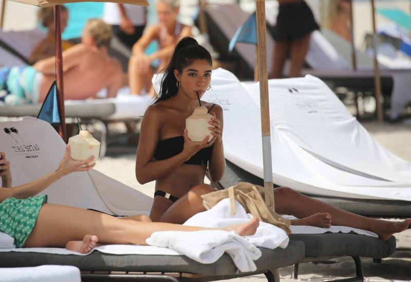 Bivša djevojka Justina Biebera, Yovanna Ventura, mami poglede na plaži