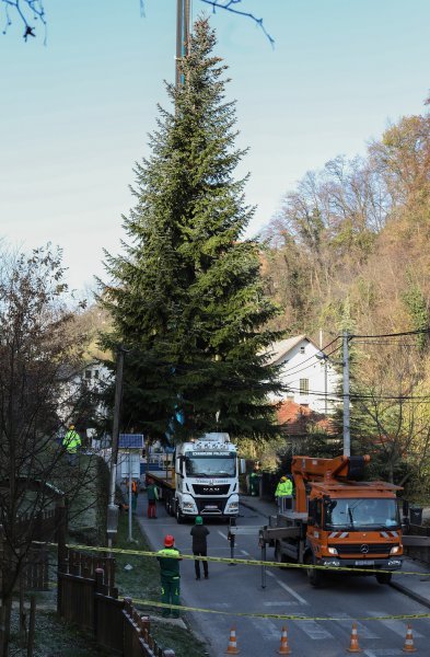 Bor za Trg bana Jelačića