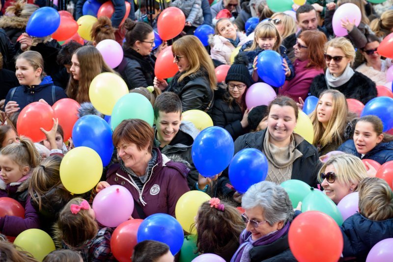 Dječja Nova godina na Stradunu uz Tonija Cetinskog i Ninu Badrić