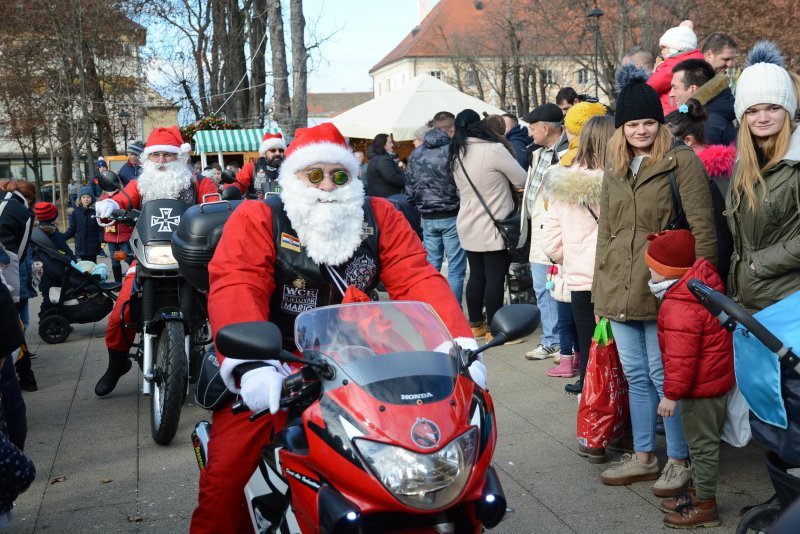 Dječji doček Nove godine uz Moto Mrazove u Bjelovaru