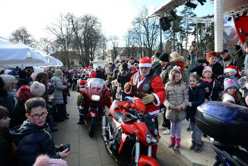 Dječji doček Nove godine uz Moto Mrazove u Bjelovaru