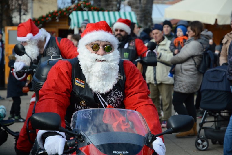 Dječji doček Nove godine uz Moto Mrazove u Bjelovaru