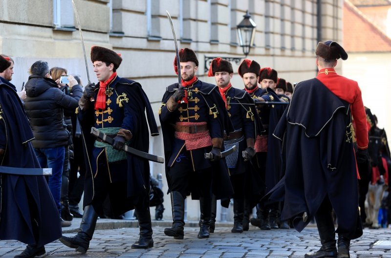 Novogodišnja smjena straže vojno povijesne postrojbe Počasne satnije Kravat pukovnije