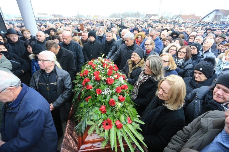 Posljednji ispraćaj Ive Gregurevića uz obitelj, prijatelje i mještane