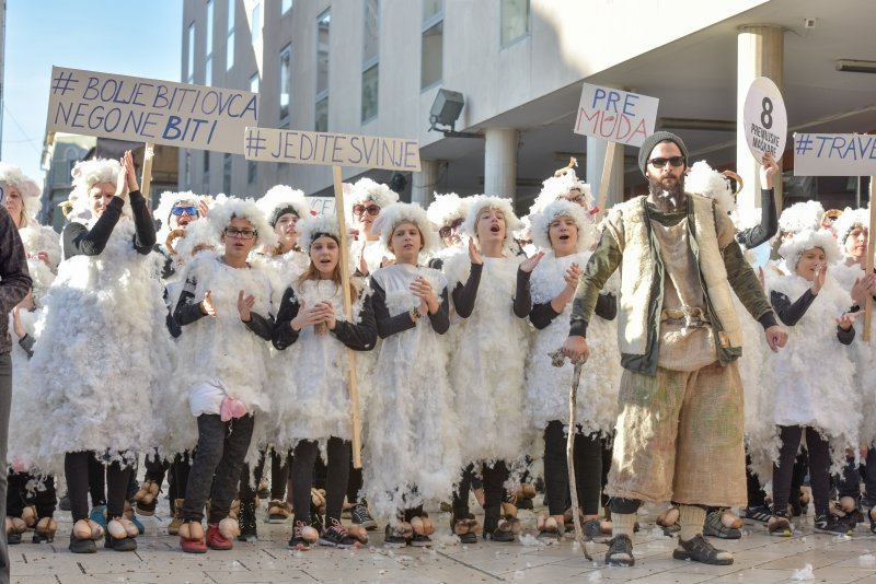 Zadar: Šarena i vesela karnevalska povorka prošla je gradom