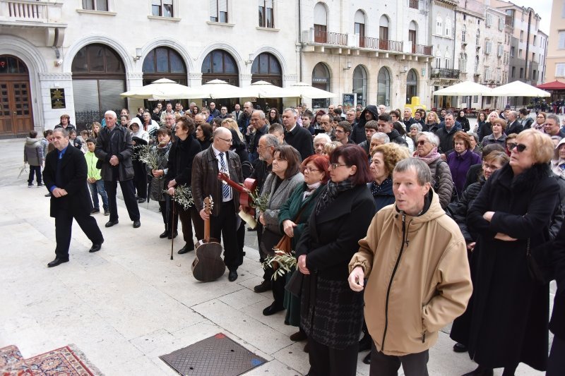 Pula: Procesija kroz grad i misa u katedrali povodom blagdana Cvjetnice