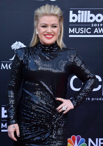 Kelly Clarkson (2)