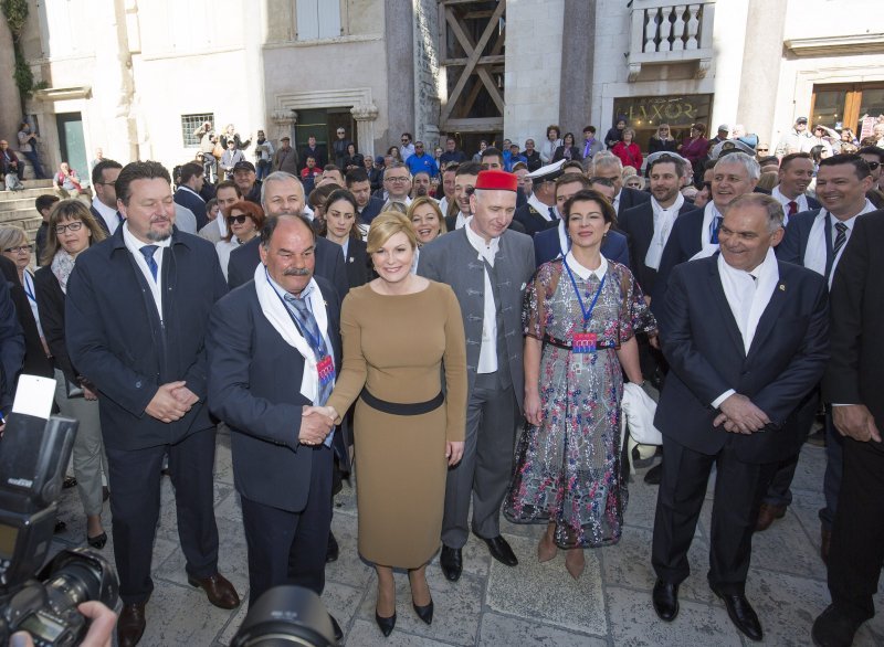 Predsjednica Kolinda Grabar Kitarović u procesiji sv. Dujma u Splitu