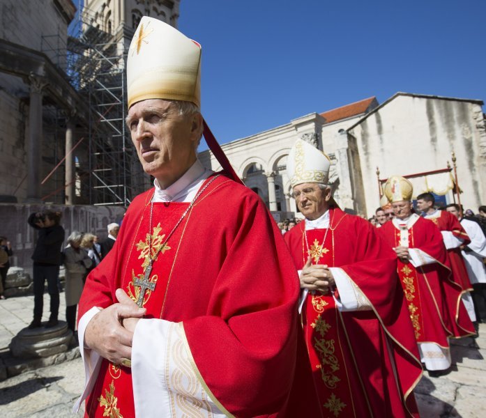 Predsjednica Kolinda Grabar Kitarović u procesiji sv. Dujma u Splitu