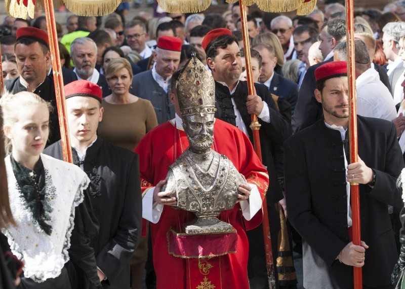 Predsjednica Kolinda Grabar Kitarović u procesiji sv. Dujma u Splitu