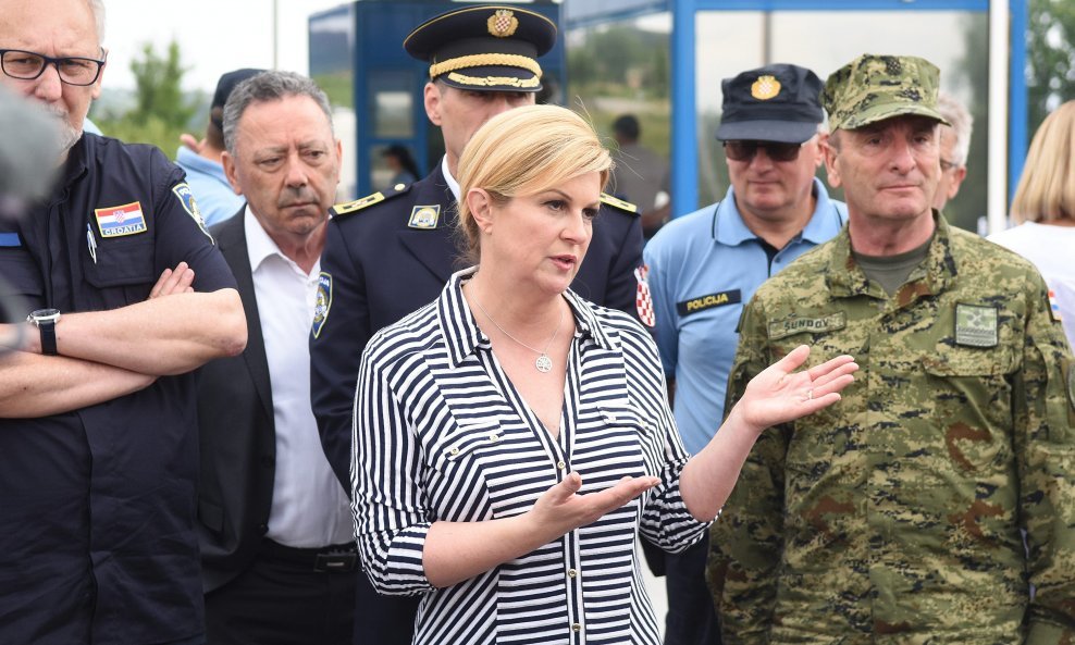 Kolinda Grabar Kitarović na graničnom prijelazu Hrvatski Ljeskovac