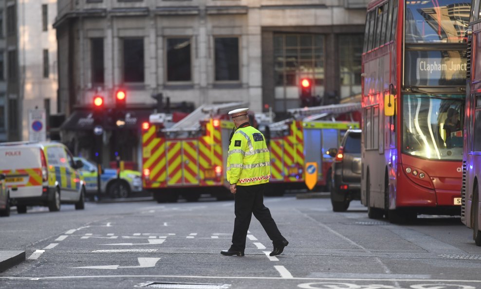 Napad na London Bridgeu u Londonu