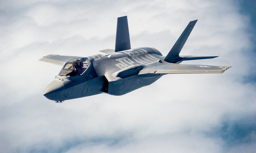 Lovac F-35