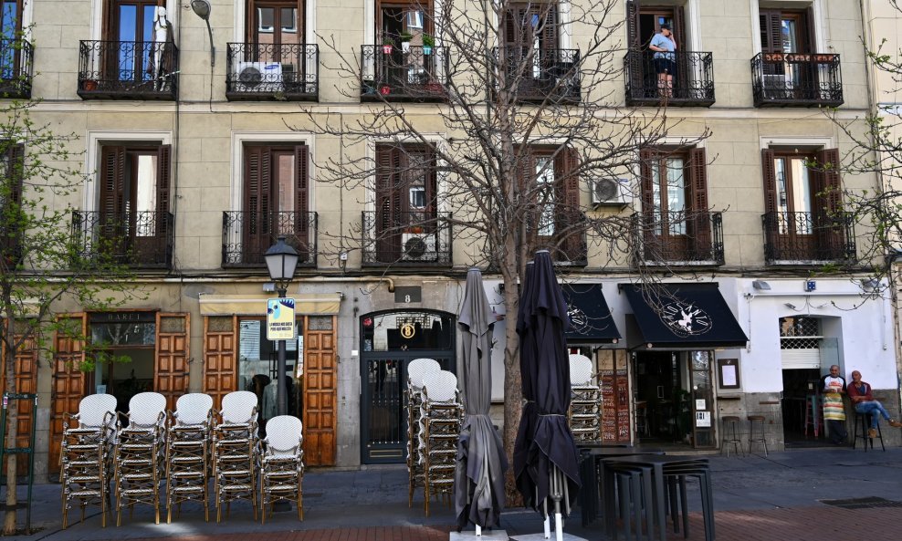 Regionalna vlast donijela uredbu o zatvaranju svih kafića i restorana.