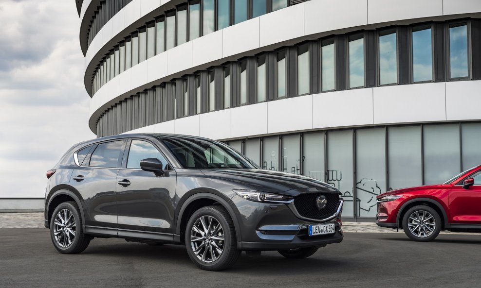 Mazda CX-5 (2020.) sada uključuje novu boju za ovu godinu - Polymetal Grey Metallic