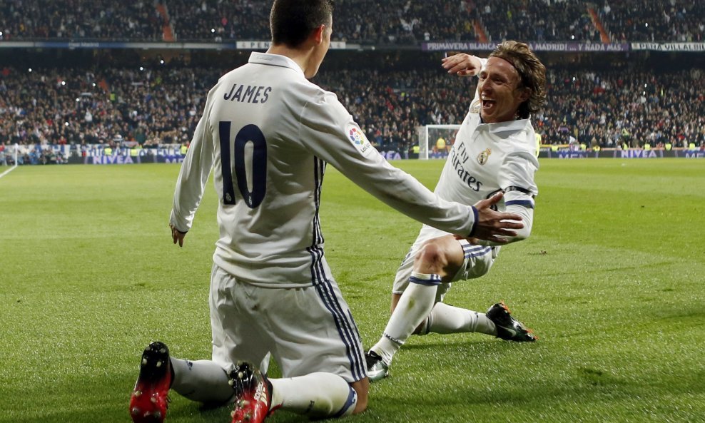 James Rodriguez i Luka Modrić