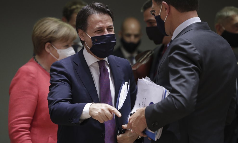 Giuseppe Conte i Mark Rutte