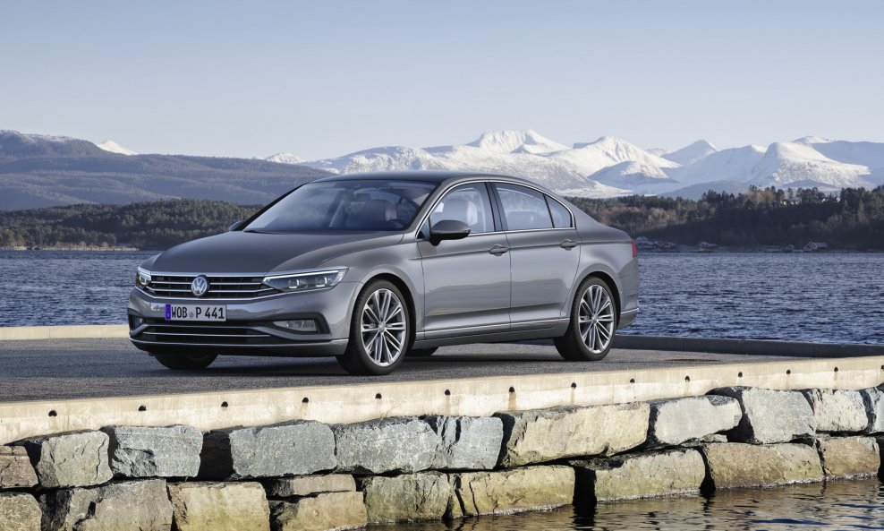 VW Passat će dobiti i svoju 9. generaciju, a na slici je facelift verzija limuzine iz 2019.