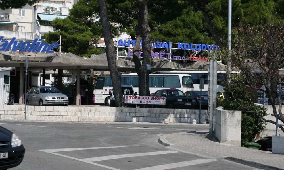 Autobusni kolodvor Makarska