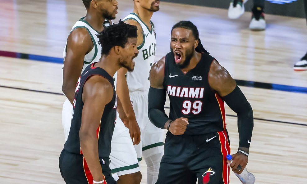 Košarkaši Miami Heata Jimmy Butler (L) i Jae Crowder