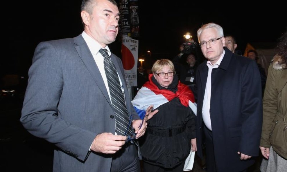 Predsjednik Josipović posjetio branitelje koji prosvjeduju ispred Ministarstva (7)