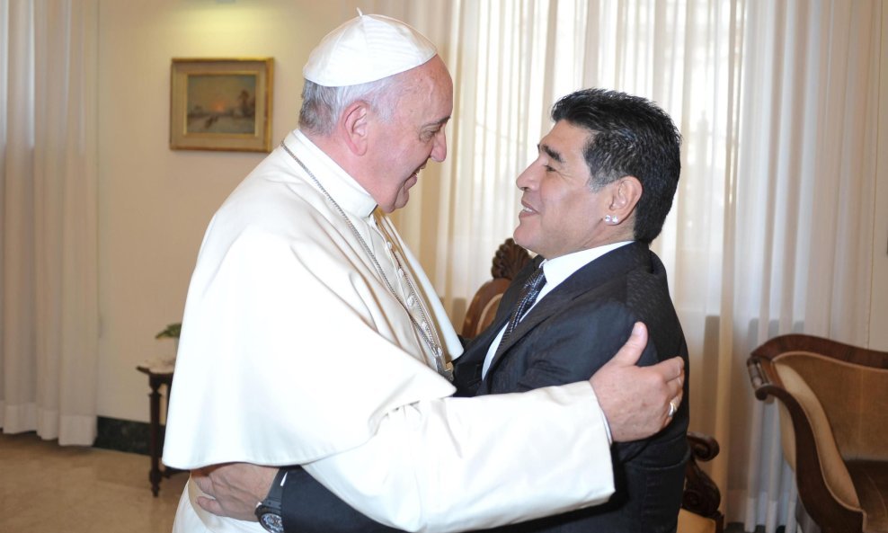 Papa Franjo i Diego Maradona