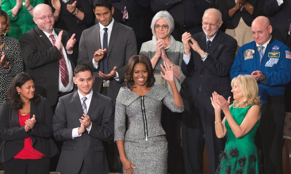 Michelle Obama na obraćanju naciji u 2015. u kompletu Michaela Korsa