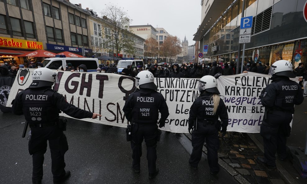 Prosvjed protiv korona mjera u Frankfurtu