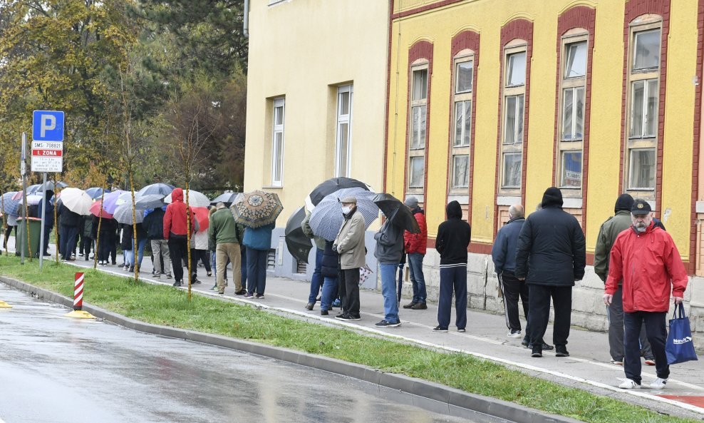 Testiranje na Covid u Sisku / Arhivska fotografija