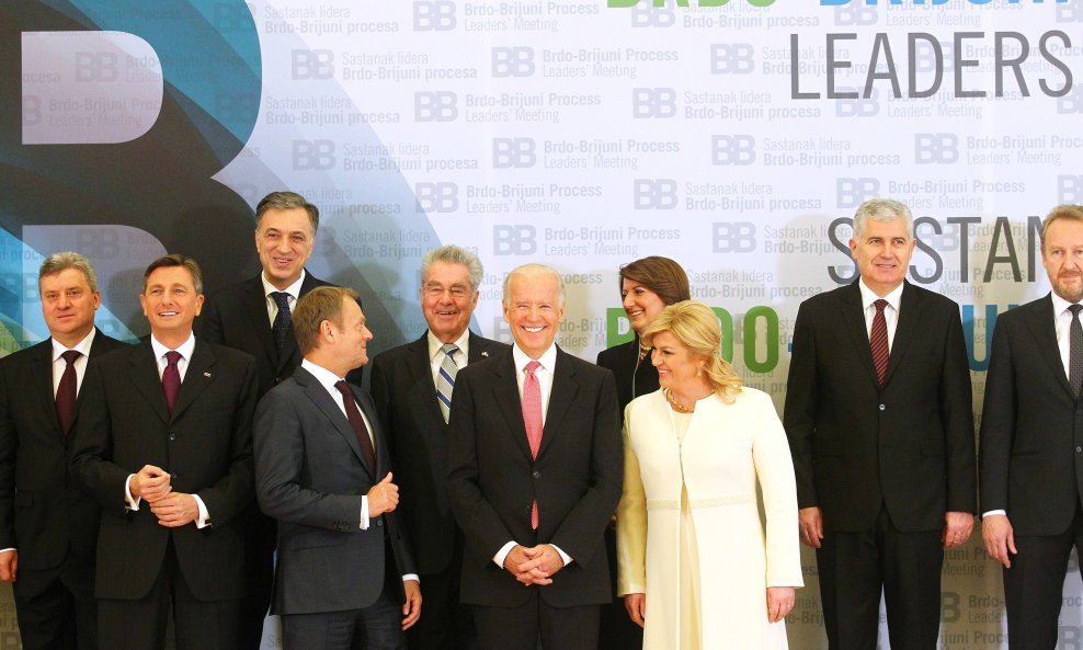 Gjorgje Ivanov, Borut Pahor, Donald Tusk, Filip Vujanović, Heinz Fischer, Joe Biden, Atifete Jahjaga, Kolinda Grabar Kitarović, Dragan Čović i Bakir Izetbegović 2015. na sastanku Brdo-Brijuni u Zagrebu