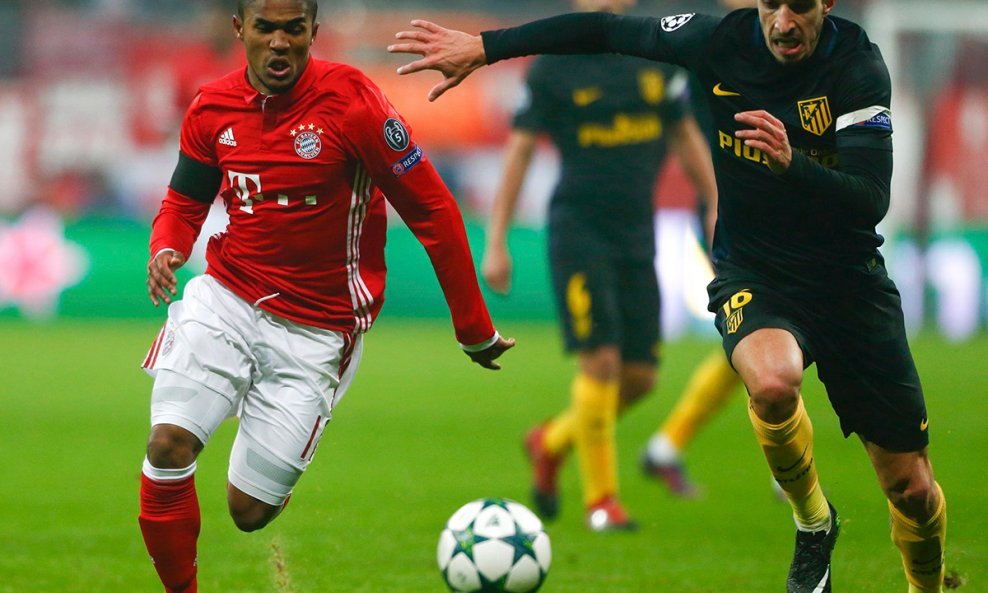 Bayern (Douglas Costa) - Atletico Madrid (Šime Vrsaljko)