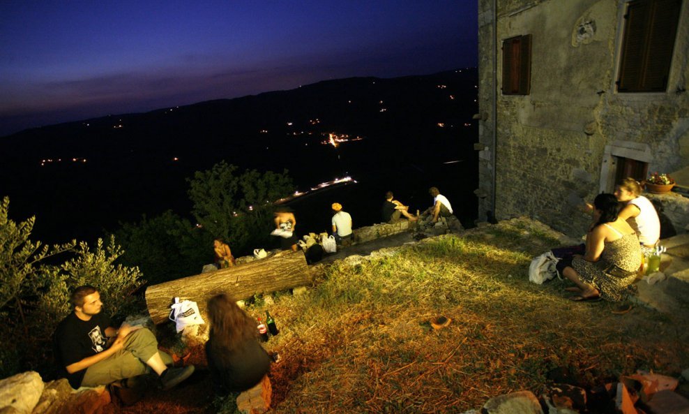 Motovun film festival noću