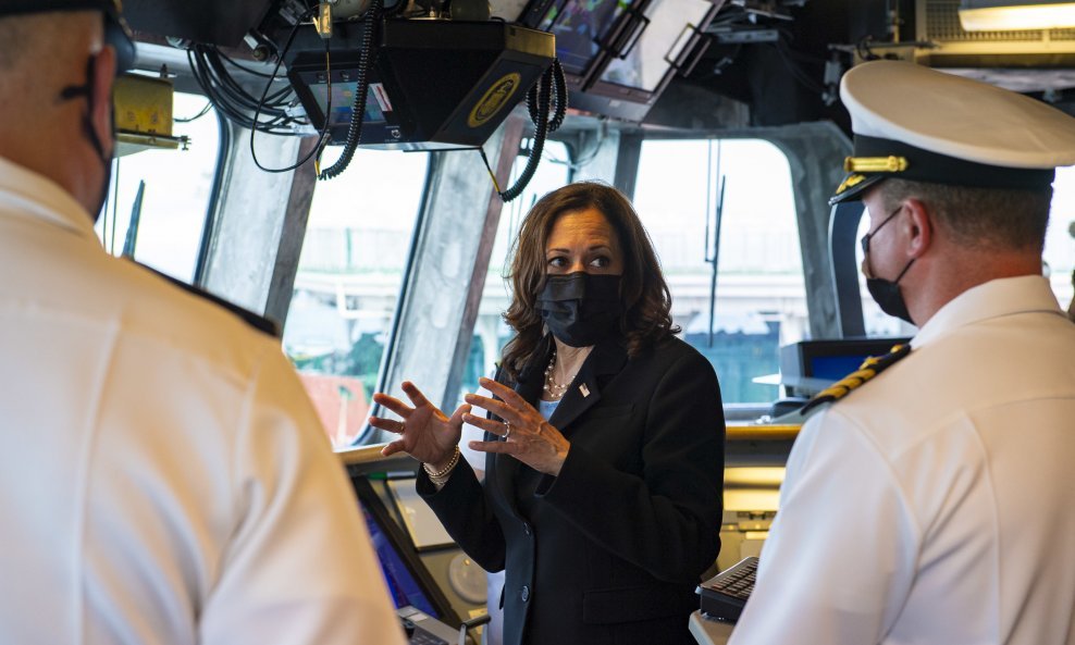 Kamala Harris na ratnom brodu USS Tulsa u Singapuru