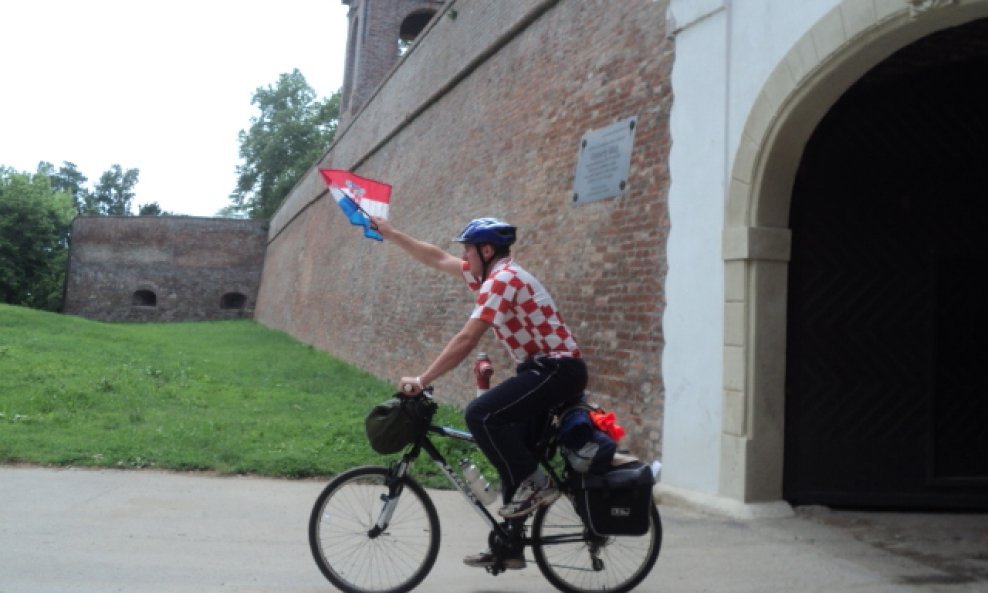 Poprište Sigetske bitke 1566.g. - 2012. tehnologija donijela bicikl, a sablje ionako više nisu u modi 