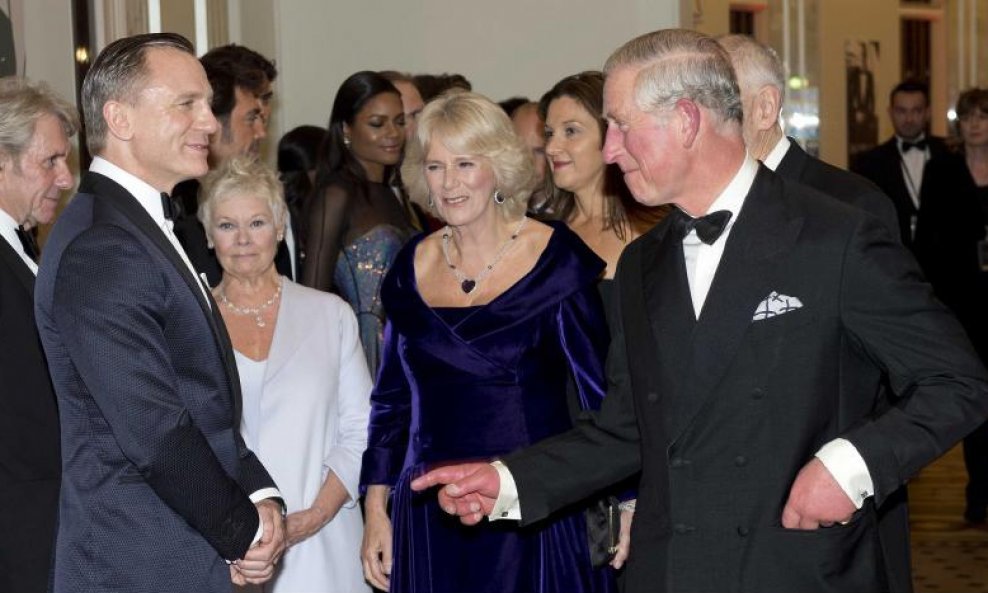 Daniel Craig, Judi Dench, Princ Charles i Camilla