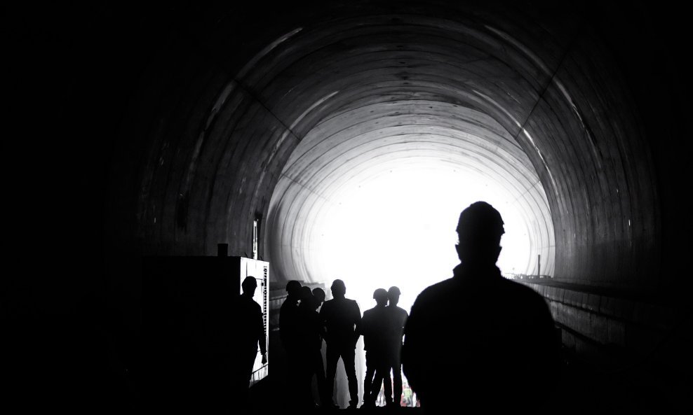 Tunel Komorjak koji će mostom Cetina biti spojen s tunelom Omiš