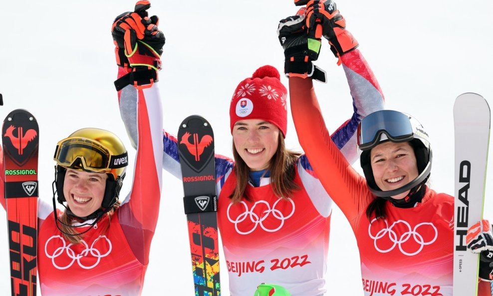 Katharina Liensberger, Petra Vlhova i Wendy Holdener