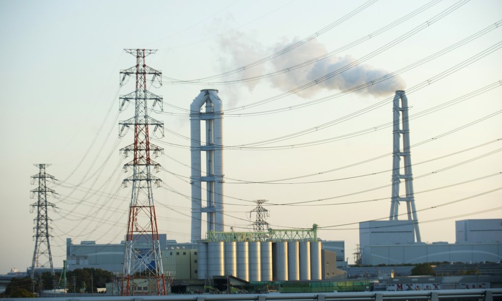 Yokkaichi Power Station i LNG Center, Japan