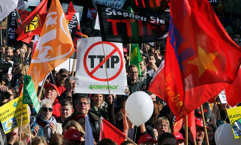 Tisuće ljudi prosvjedovalo protiv TTIP-a (13)