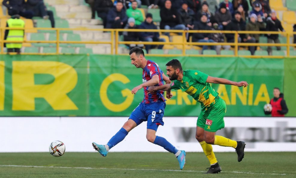 Nikola Kalinić zabija prvi gol za Hajduk nakon povratka u matični klub